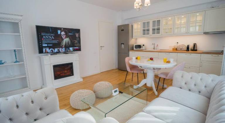 Apartment with hot tub & terrace — photo 2