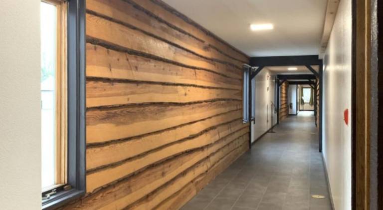 Bridge Inn Tomahahwk - 1st Floor, Room 106,1 King Bed, Pet Friendly, Laminate Wood Flooring, Walkout — photo 3