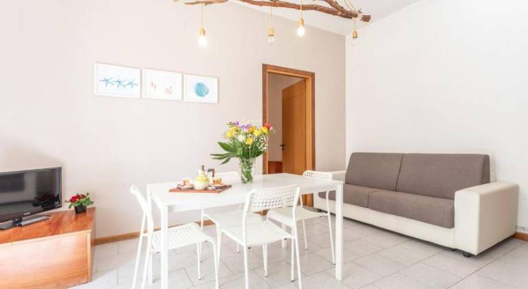 Rental apartment with 2 rooms for 6 persons in Alezio