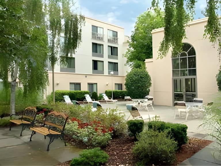 Courtyard by Marriott Nashua in Nashua, NH