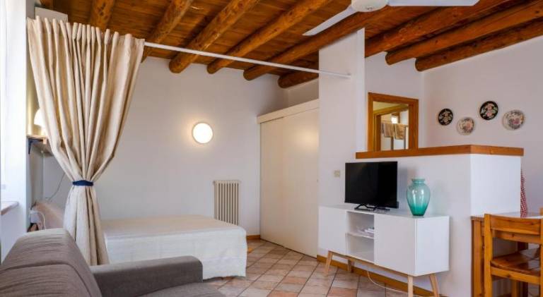 Wonderful holiday apartment with yard, barbecue & pool | Dogs allowed — photo 2