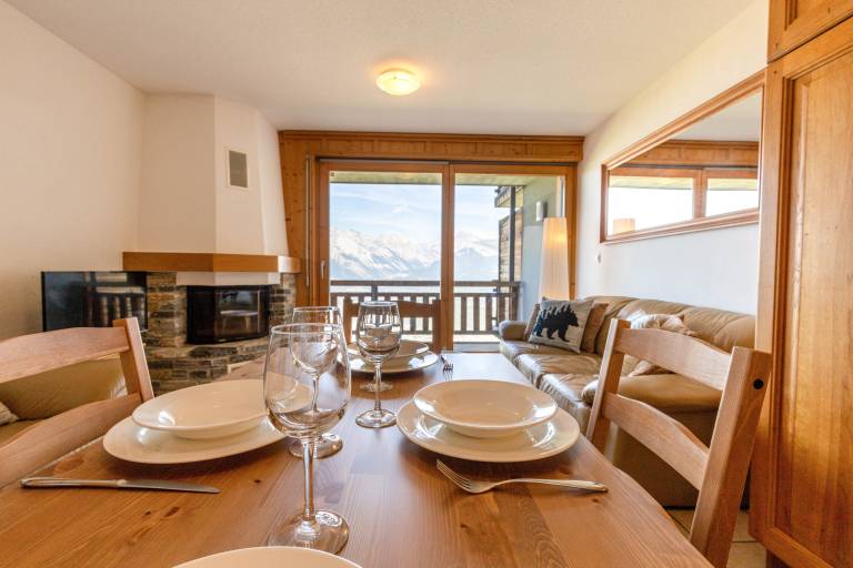 Fully equipped charming holiday apartment with patio & garden | Next to the ski | Dogs allowed in Vex