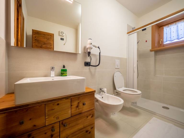 The Real Wood Chalet awaits you for a vacation in comfort. — photo 4