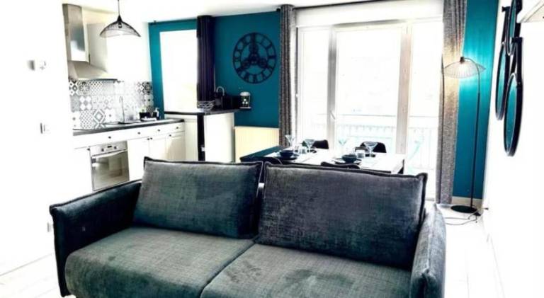 Modern Blue - Disneyland Paris in Meaux