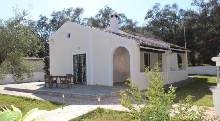 House with yard, BBQ & private pool | Suitable for remote work — photo 3