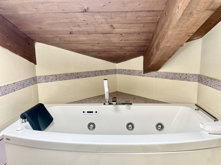 Rental apartment with terrace & hot tub | Panoramic view — photo 3
