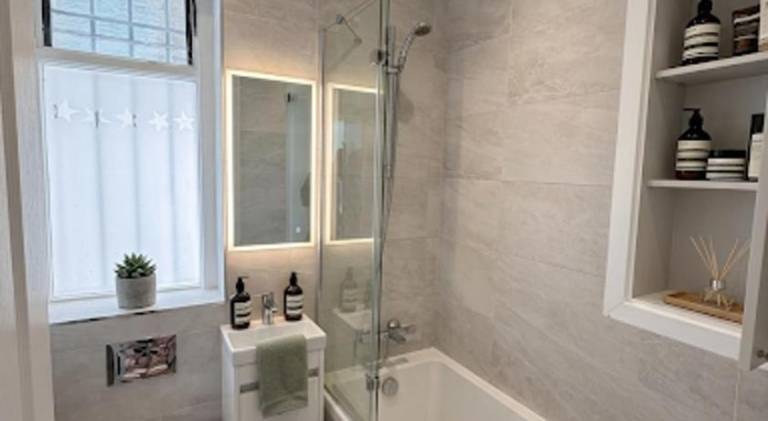 Luminous Modern Flat Style & Comfort — photo 2