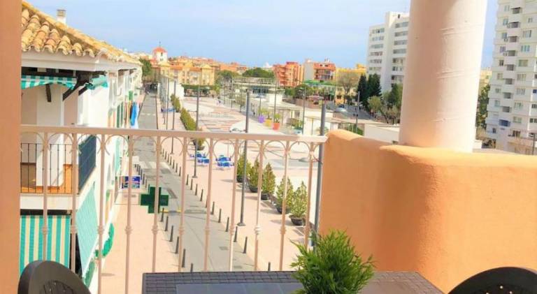 Rental apartment with patio in Torremolinos