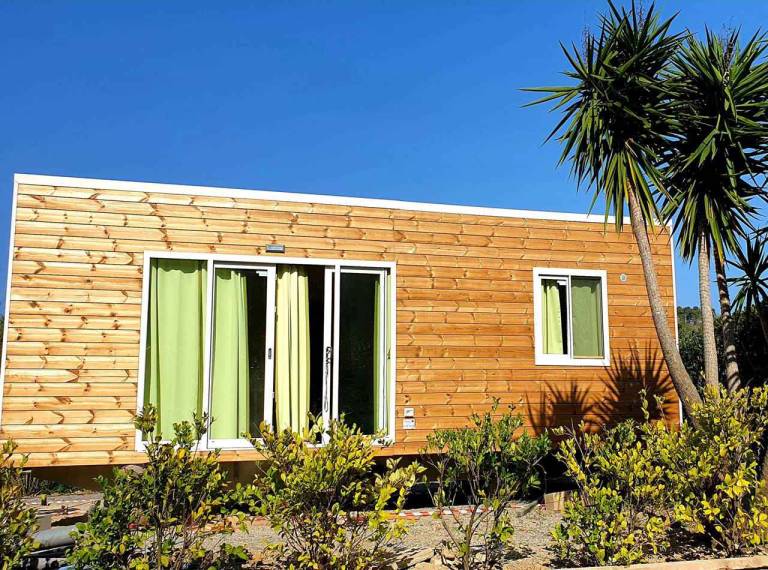 Lovely mobile home with terrace, pool & garden | Pets allowed — photo 2