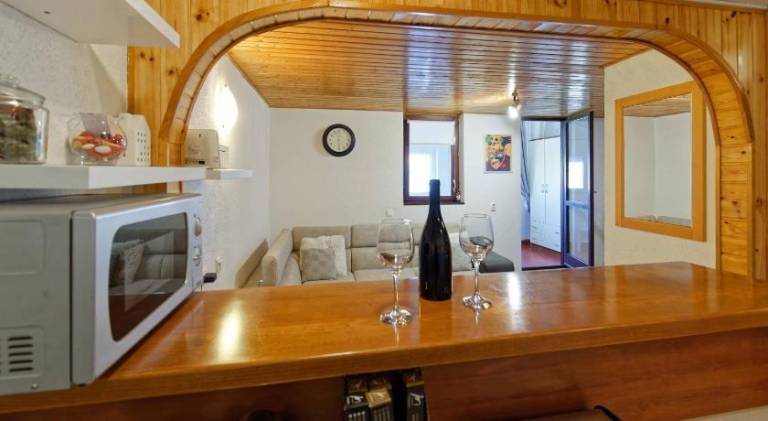 Apartment with 2 rooms for 4 persons — photo 3