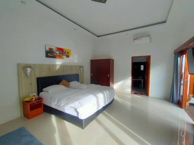 Villa with yard, pool & hot tub | Good for workation | Pets are welcome — photo 2