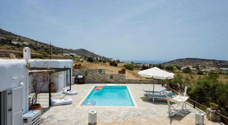 Villa with garden, barbeque & private pool in Paros