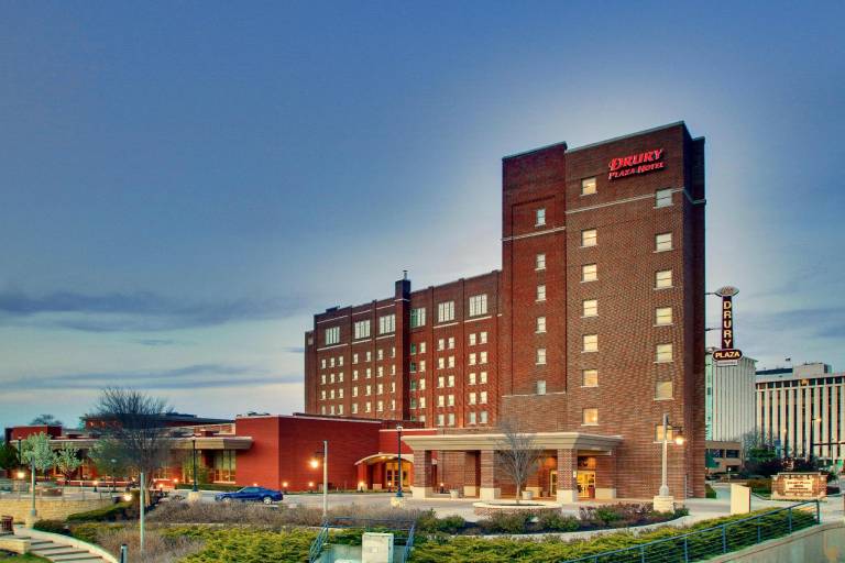 Drury Plaza Hotel Broadview Wichita — photo 3
