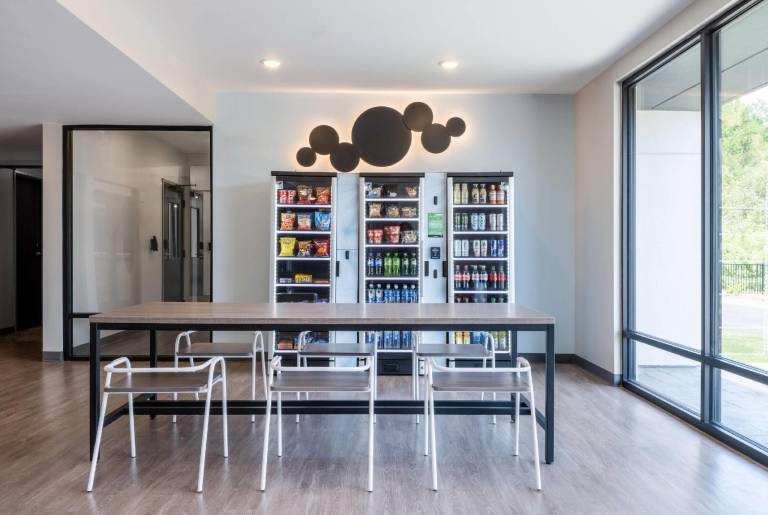 ECHO Suites Extended Stay by Wyndham Bozeman — photo 4