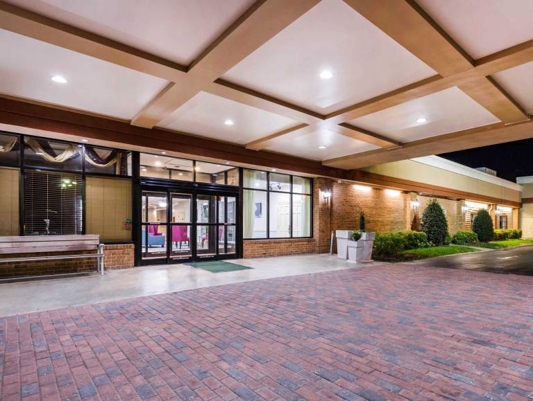 Days Hotel by Wyndham Williamsburg I-64 in Williams, VA