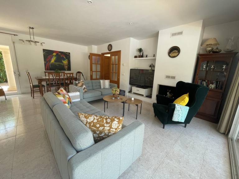 House with private pool & yard | Pets are welcome — photo 3