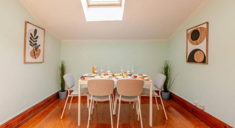 Apartment with patio | Close to Porto Cathedral — photo 4