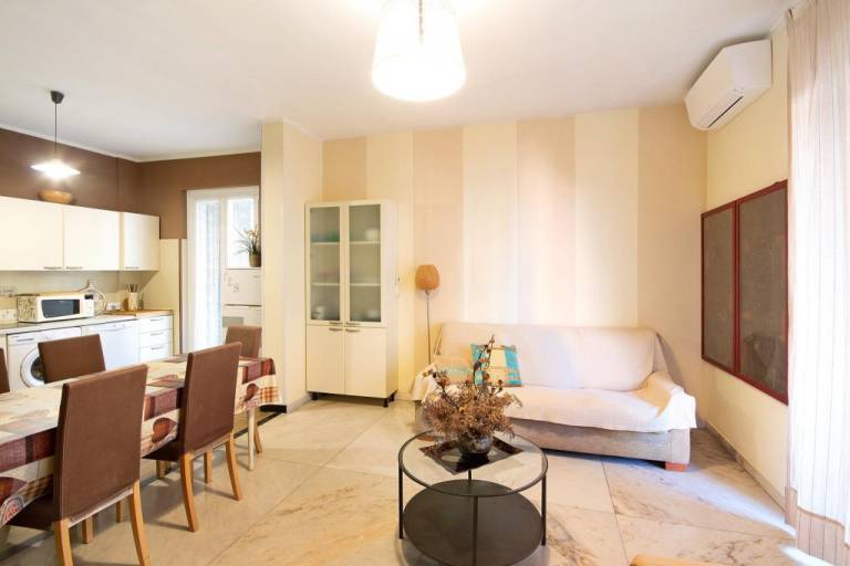Rental apartment with barbecue | City view — photo 3