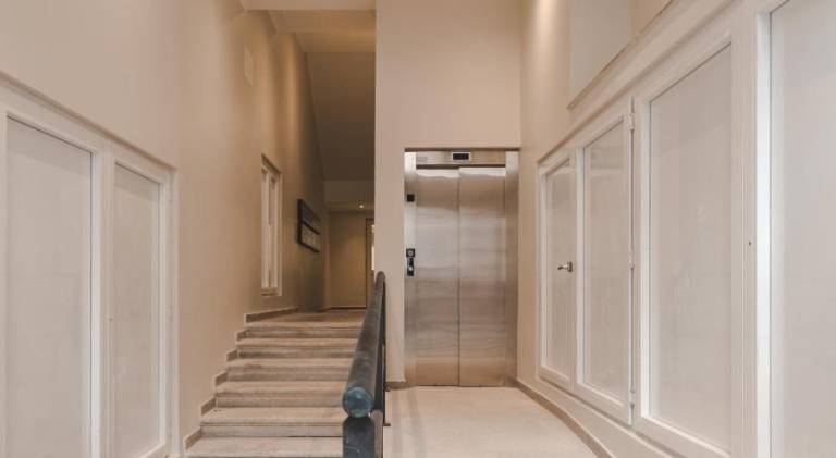 Apartment with terrace — photo 5