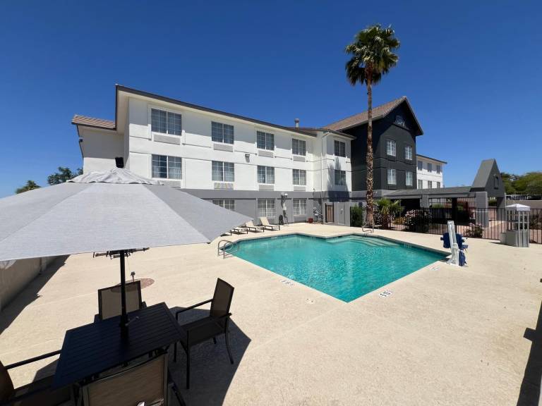 Garner Hotel Phoenix Northwest – Surprise by IHG — photo 2