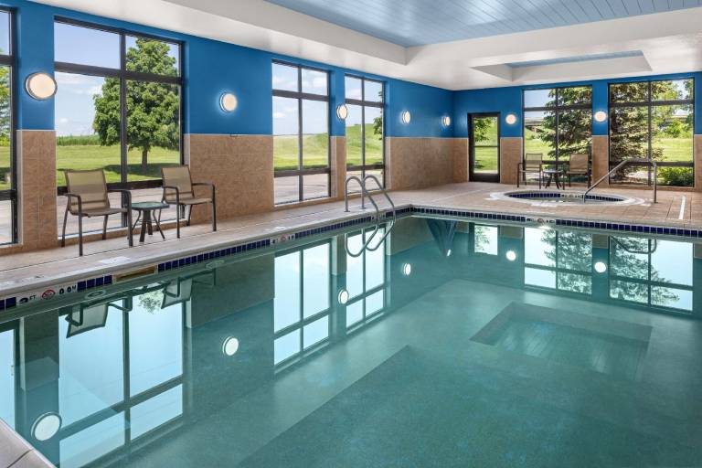 Hampton Inn Fairmont — photo 2