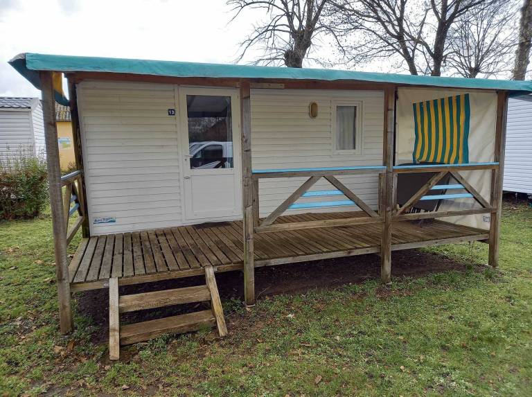 Camping-Unterkunft Athée