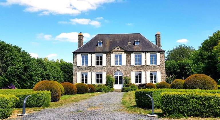 House with BBQ, patio & garden in Bayeux