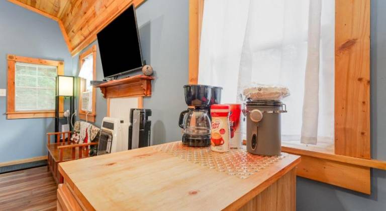 Vacation home with jacuzzi — photo 2