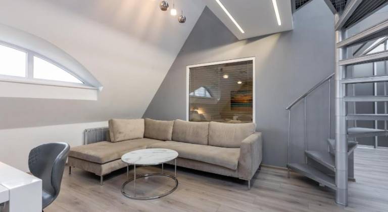 Pleasant apartment with terrace | Next to Albert Street | Dogs allowed in Riga