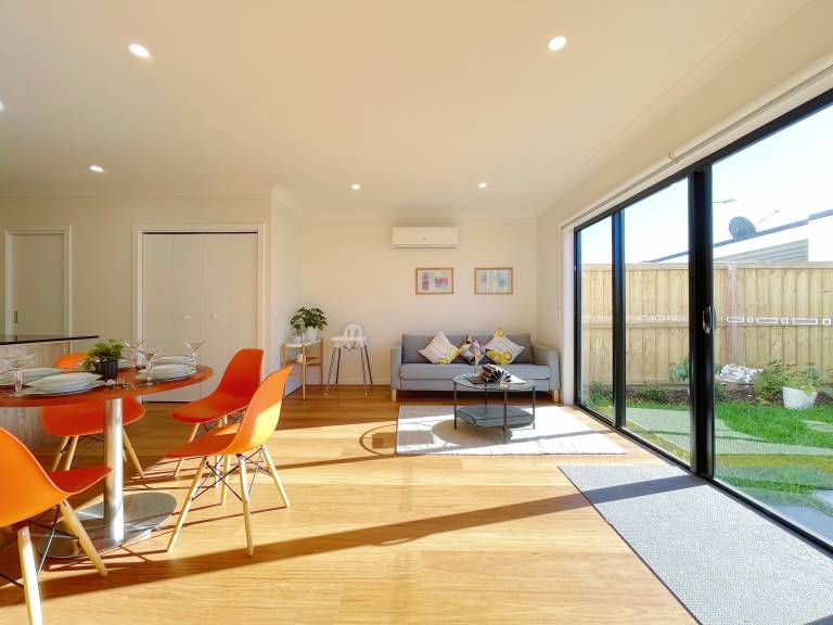 House  Werribee South