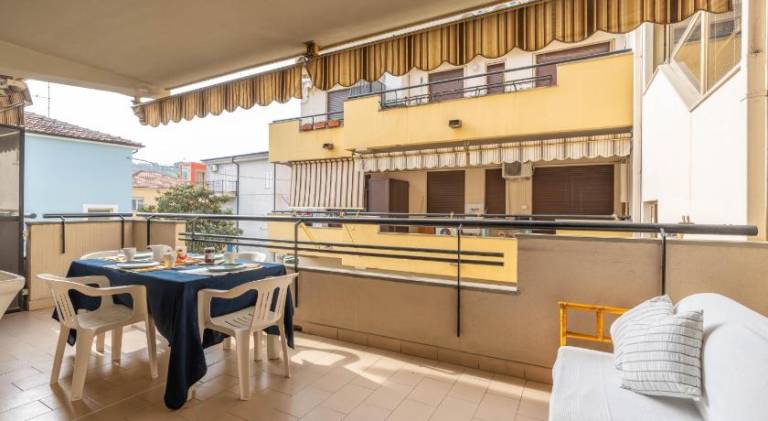 Rental apartment with 1 room for 4 persons in Silvi