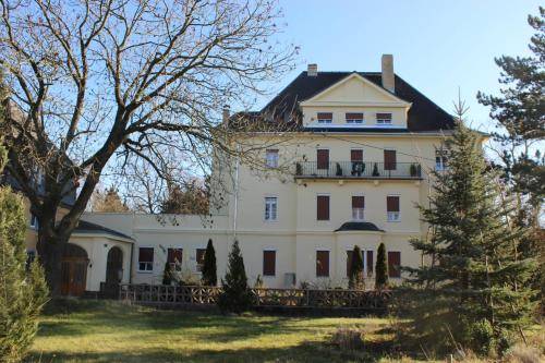 Bed & Breakfast  Riesa