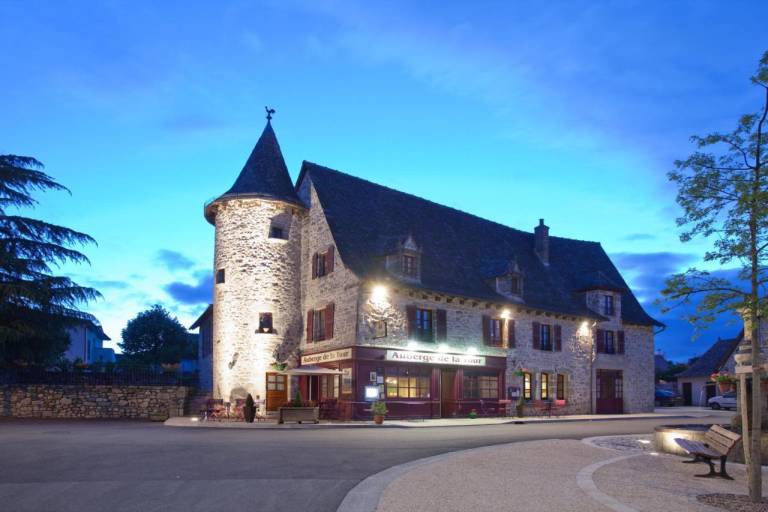Demeures & Chateaux Auberge de la Tour - Hotel & Restaurants - Marcoles Auvergne — photo 4