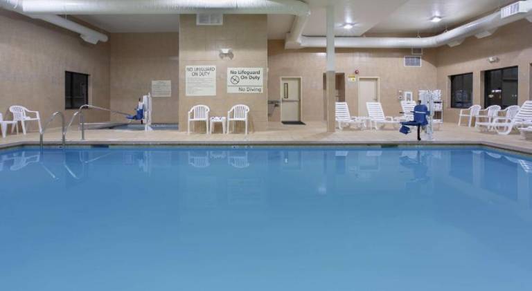 Hampton Inn & Suites Astoria — photo 4
