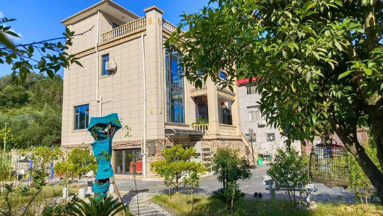 Villa with grill & yard in Zhangjiajie
