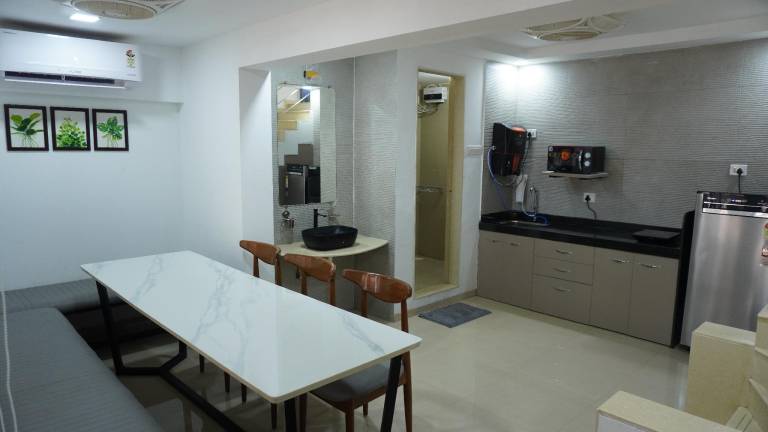 Taj Royal Villa (With Private Turf & Heated Pool) — photo 4