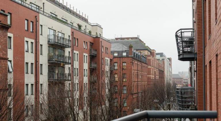 Beautiful holiday apartment with terrace | Next to Belfast City Hall | Good for workation | Pets are welcome — photo 2