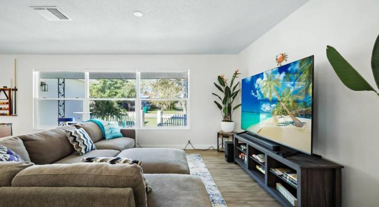 Nice vacation home with pool | Pet-friendly — photo 2