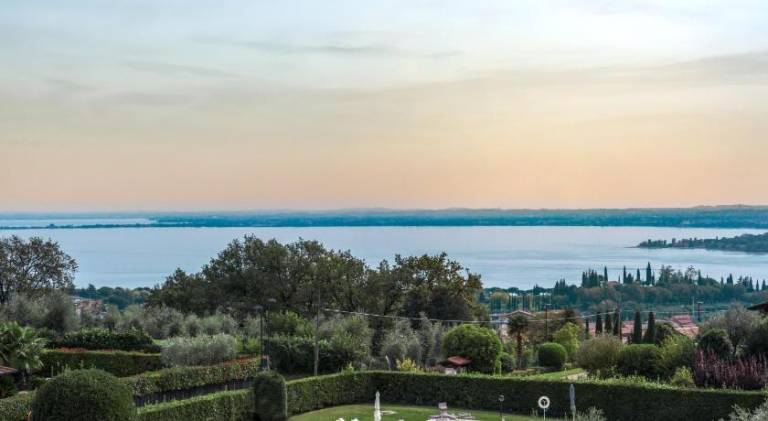 Lovely villa with pool | Pets are welcome in Manerba del Garda
