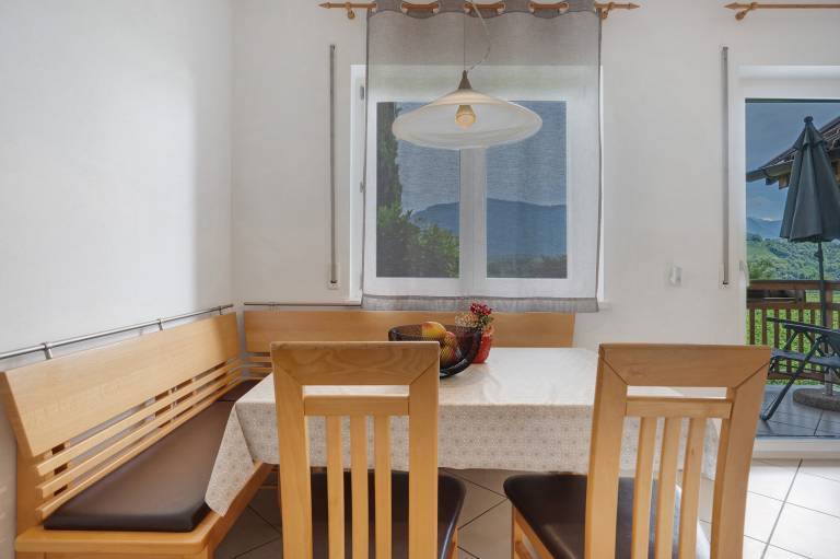 Holiday apartment with patio, yard & barbeque | Mountain view — photo 4
