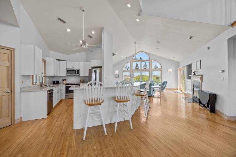 House with terrace, hot tub & BBQ | Water view — photo 5