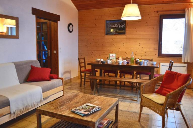 Apartment 'Les Cabrettes - Confort' with Mountain View and Balcony — photo 3