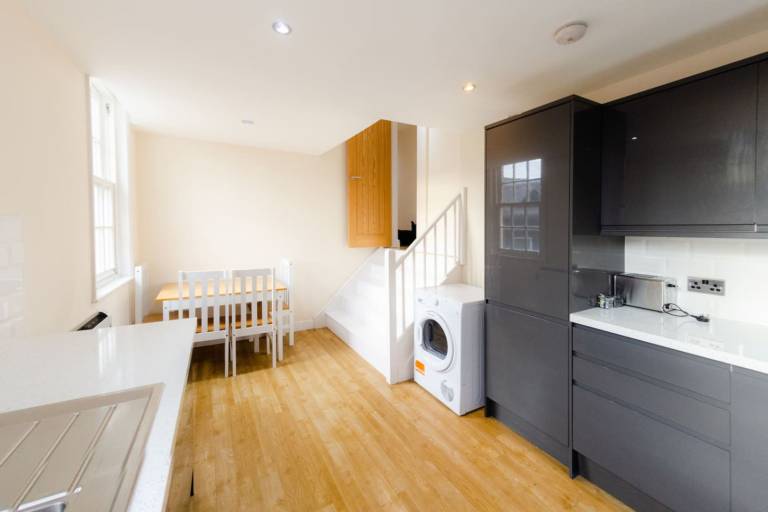 Apartment with 2 rooms for 6 persons — photo 4