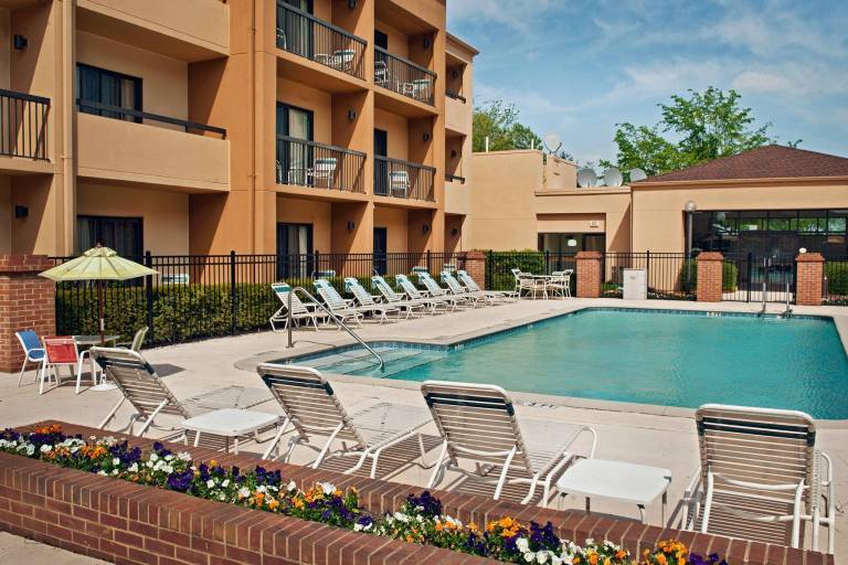 Courtyard by Marriott Greensboro — photo 4