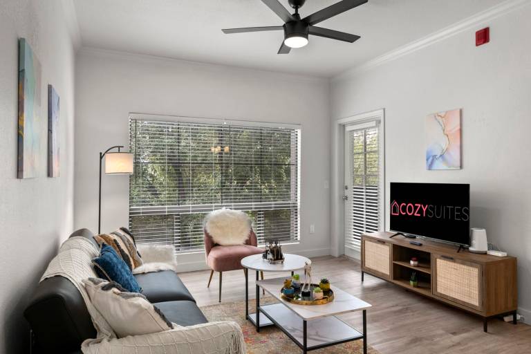 CozySuites Chandler 2BR with 2 pools Jacuzzi in Chandler, AZ