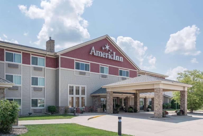 AmericInn by Wyndham Newton in Newton, IA