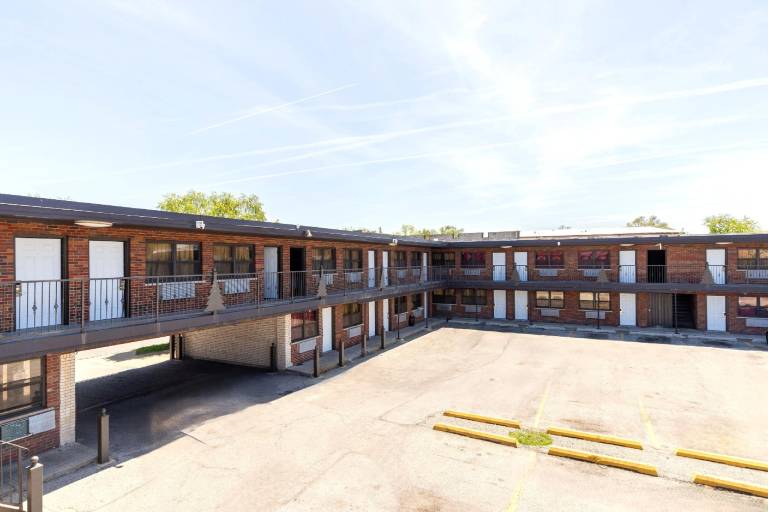 Admiral Motel By OYO Chicago I-94 — photo 4