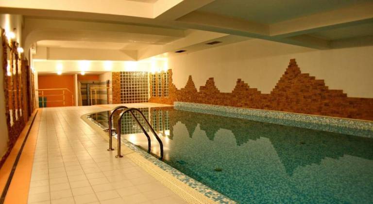 Holiday apartment with pool — photo 4