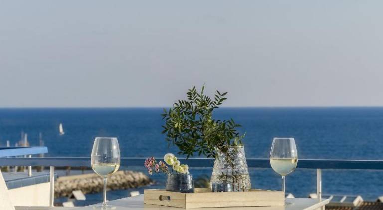 Sitges Spaces Sea View Paradise- 2 Bedrooms, 2 Bathrooms, Terrace, Amazing Sea Views in Sitges