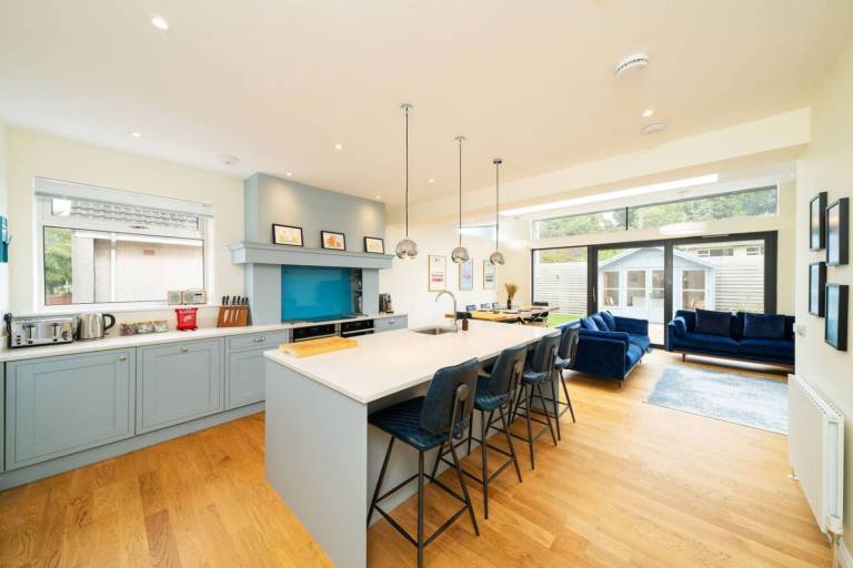 Family-oriented house with yard | Pet-friendly in Dundee